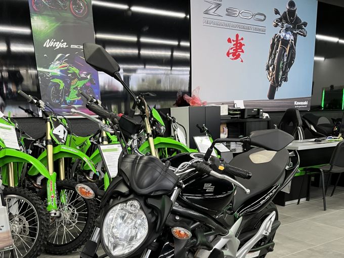 SUZUKI GLADIUS 650 4