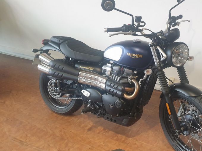TRIUMPH STREET SCRAMBLER  900 4