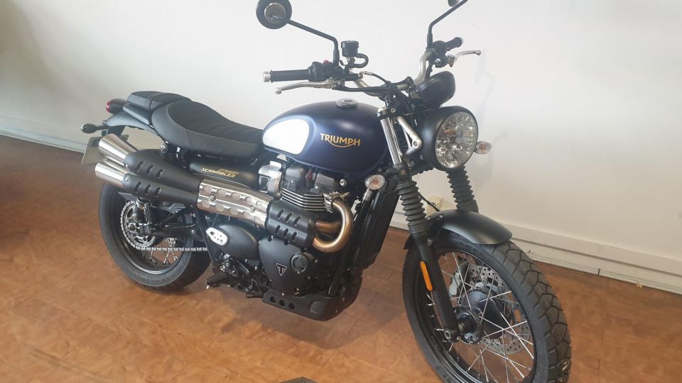 TRIUMPH STREET SCRAMBLER  900 4