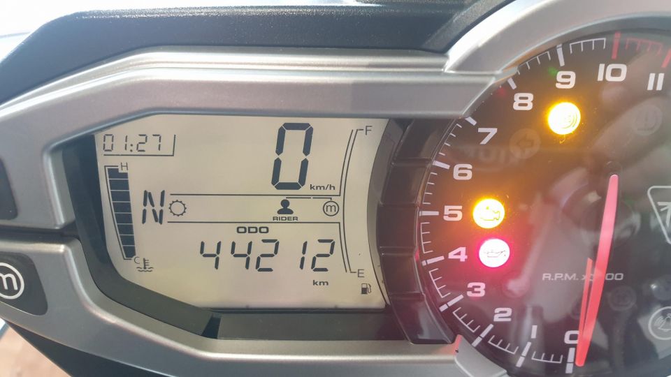 TRIUMPH TIGER 800 XRX 4