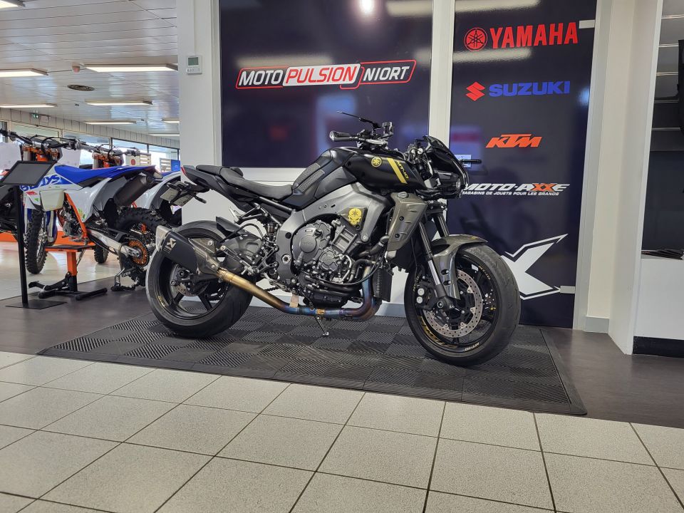 YAMAHA MT-10 4