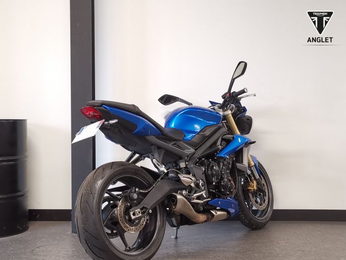TRIUMPH STREET TRIPLE 675 4