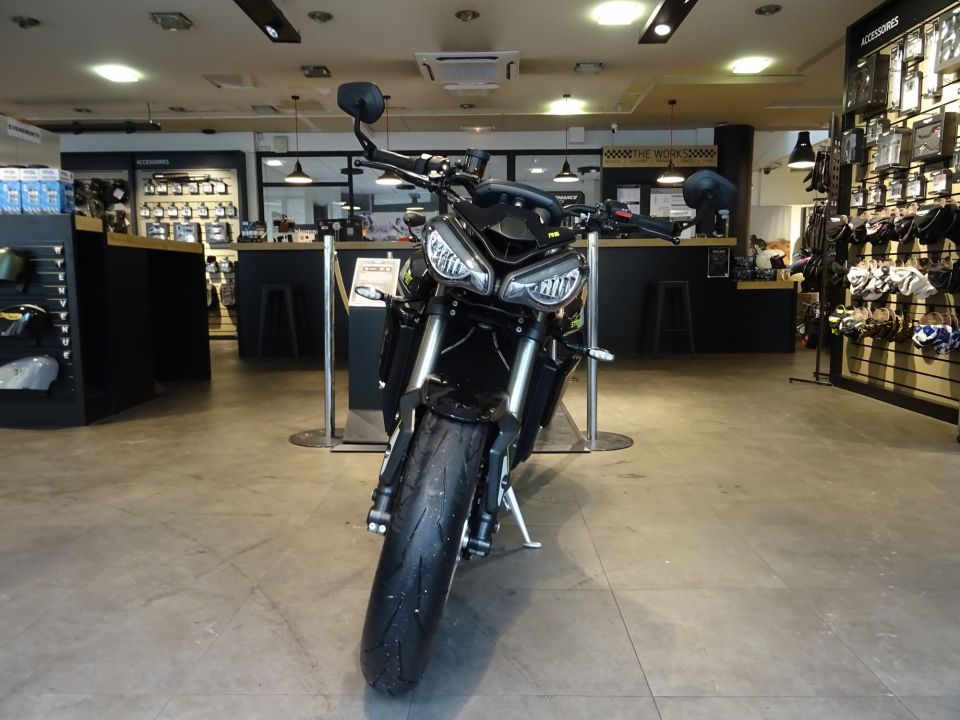 TRIUMPH STREET TRIPLE 765 RS 4