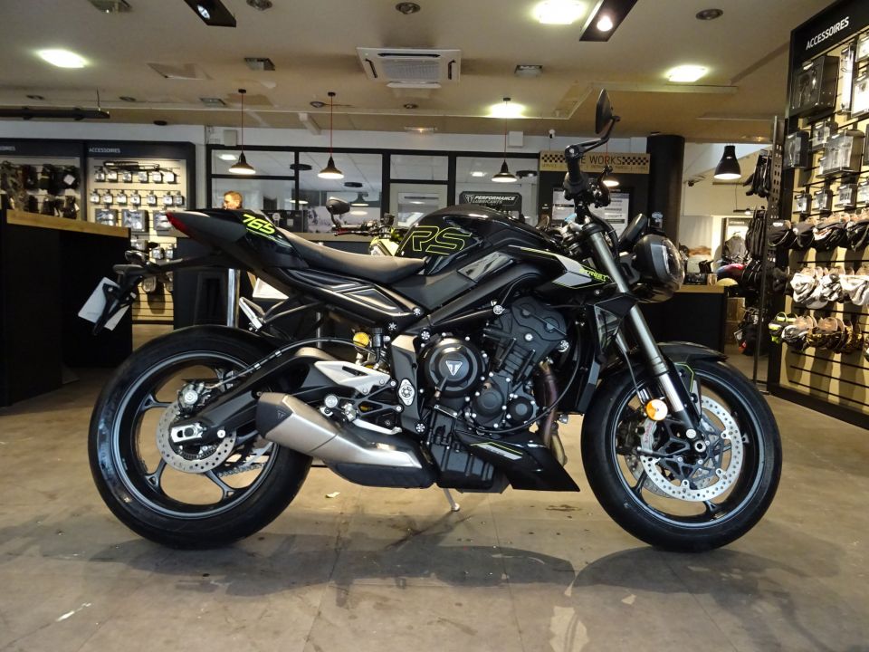 TRIUMPH STREET TRIPLE 765 RS 4