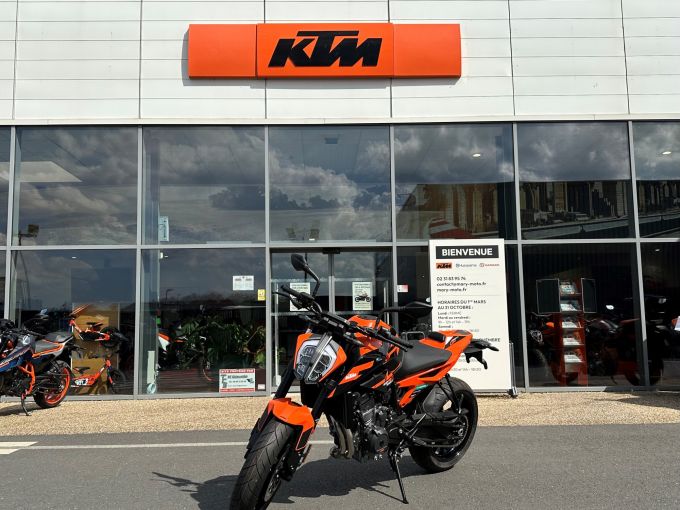 KTM 890 DUKE GP 4