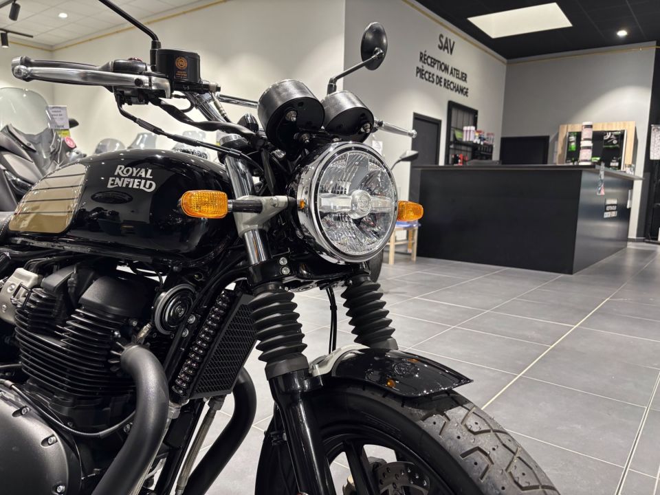 ROYAL ENFIELD INTERCEPTOR 4