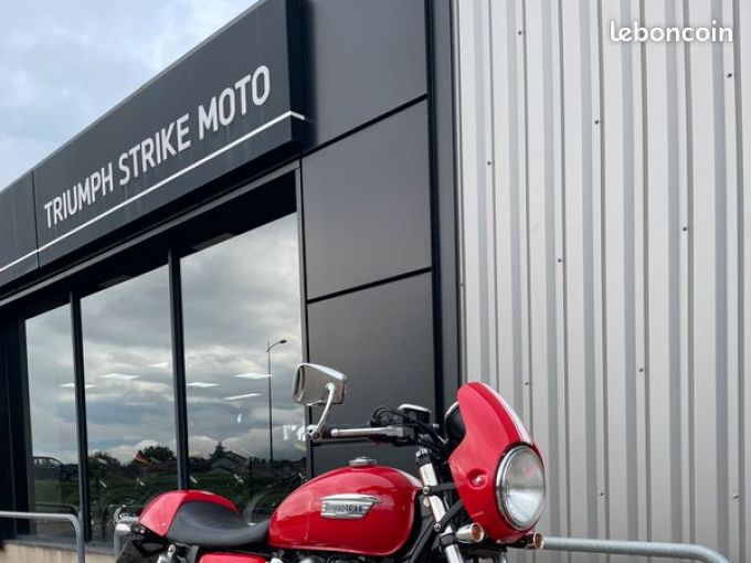 TRIUMPH THRUXTON 900 EFI 4