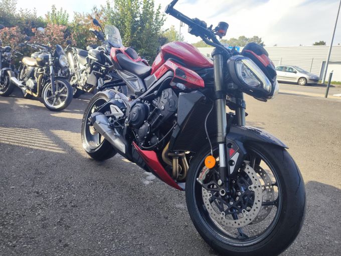 TRIUMPH STREET TRIPLE 765 RS 4