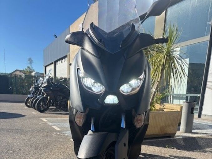 YAMAHA XMAX 300 4