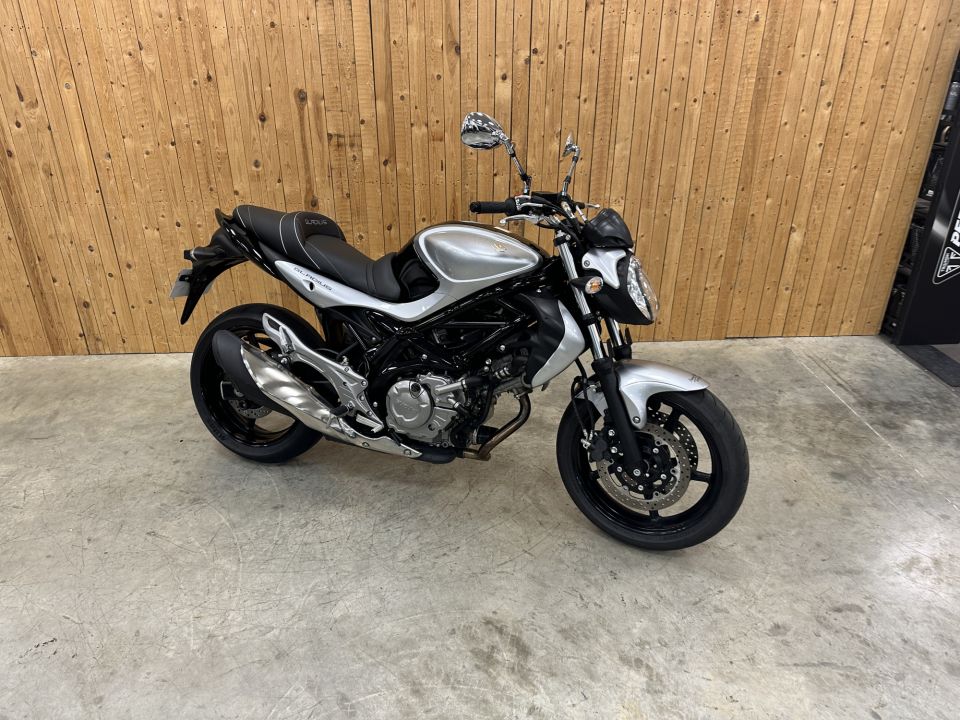 SUZUKI GLADIUS 650 4