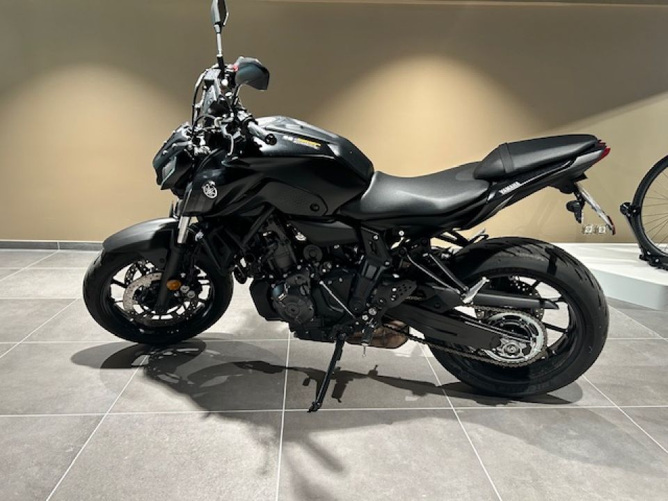 YAMAHA MT-07 (47.5CV) 4