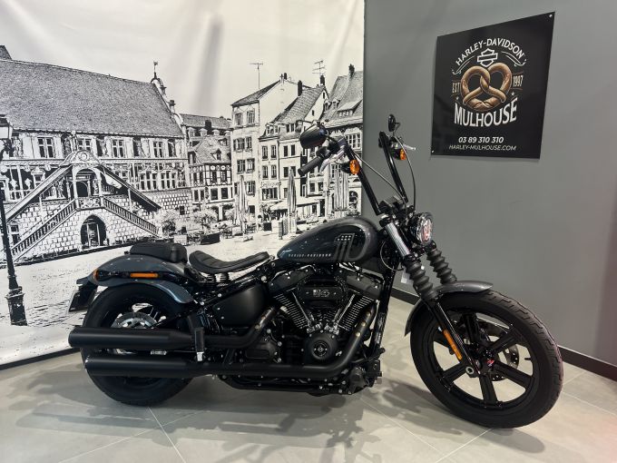 HARLEY-DAVIDSON SOFTAIL STREET BOB 1868 4