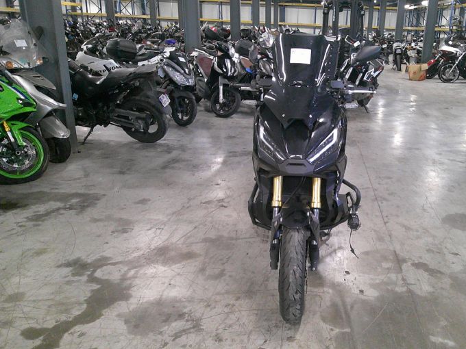 HONDA X-ADV 4