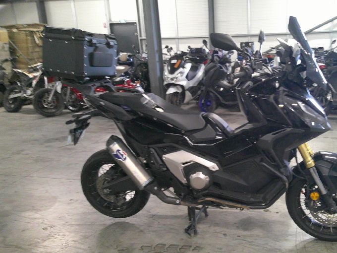 HONDA X-ADV 4