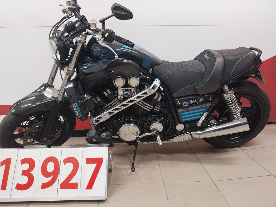 YAMAHA V MAX 4