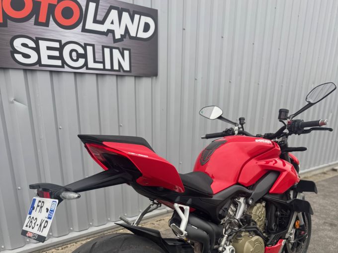 DUCATI Streetfighter V4 4