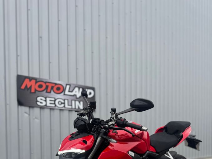 DUCATI Streetfighter V4 4