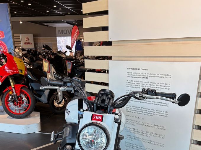 YAMAHA XSR 700 ABS 4