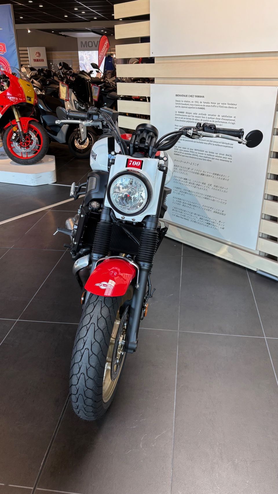 YAMAHA XSR 700 ABS 4