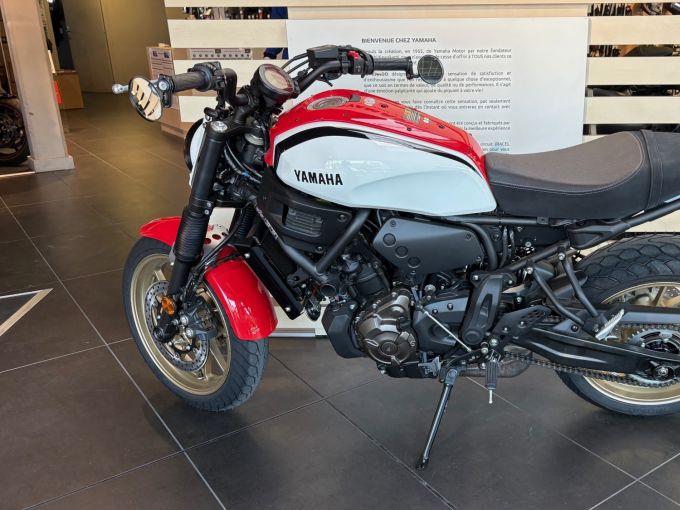 YAMAHA XSR 700 ABS 4