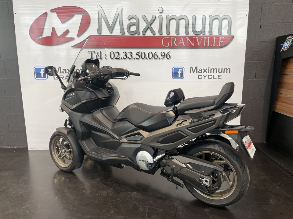 KYMCO CV3 550 4