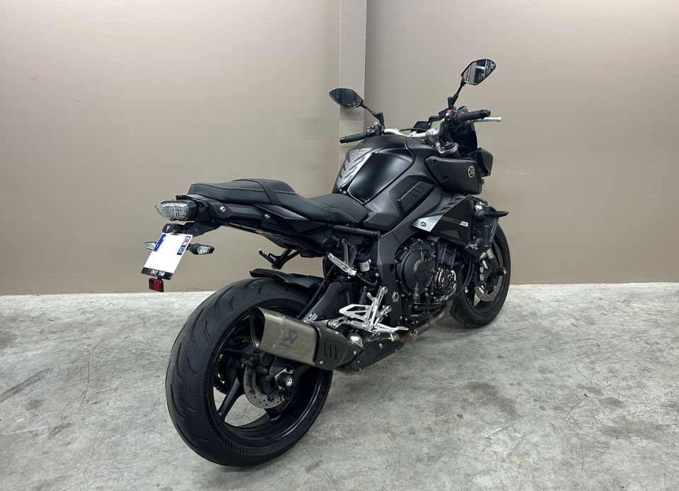 YAMAHA MT-10 4