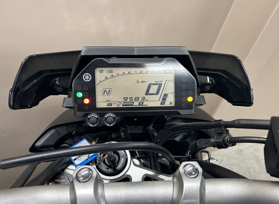 YAMAHA MT-10 4