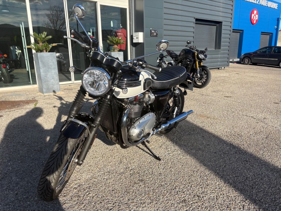 TRIUMPH BONNEVILLE T120 4