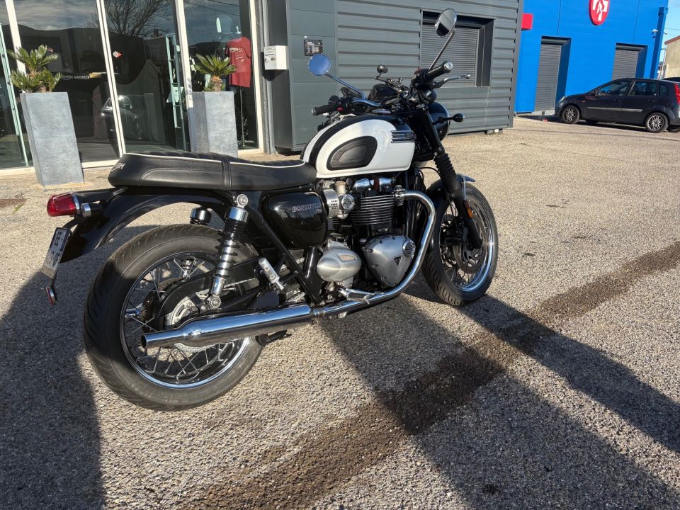 TRIUMPH BONNEVILLE T120 4