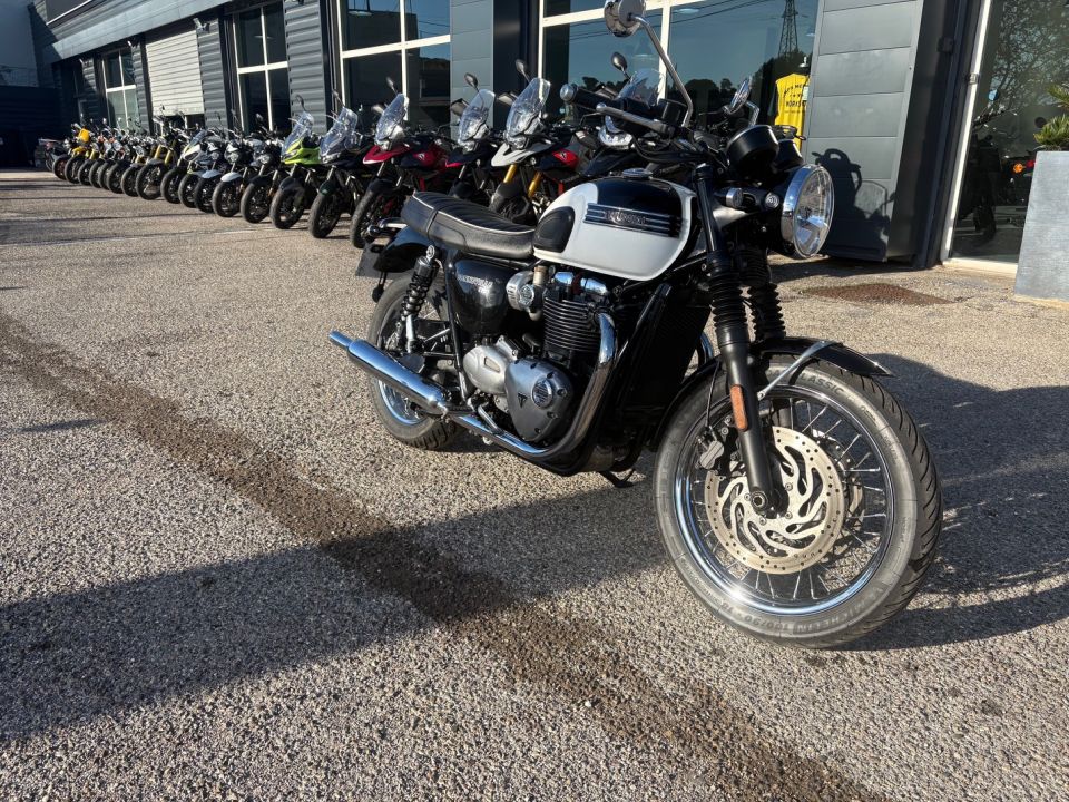 TRIUMPH BONNEVILLE T120 4