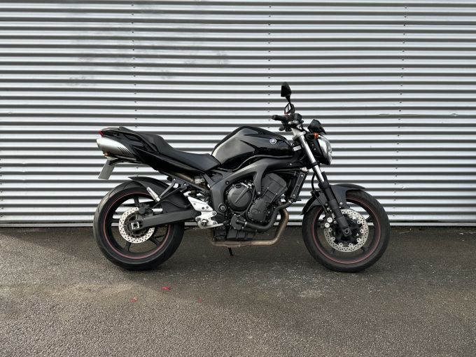 YAMAHA FZ6 (98CV) 4