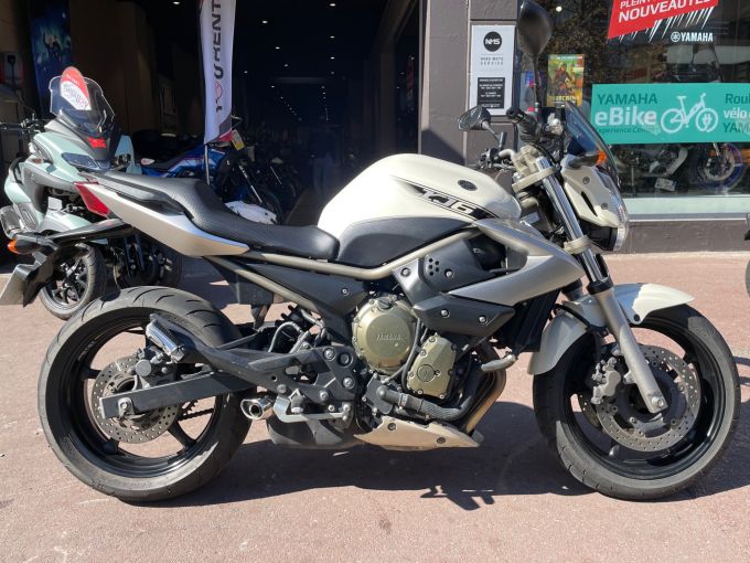 YAMAHA XJ6 4