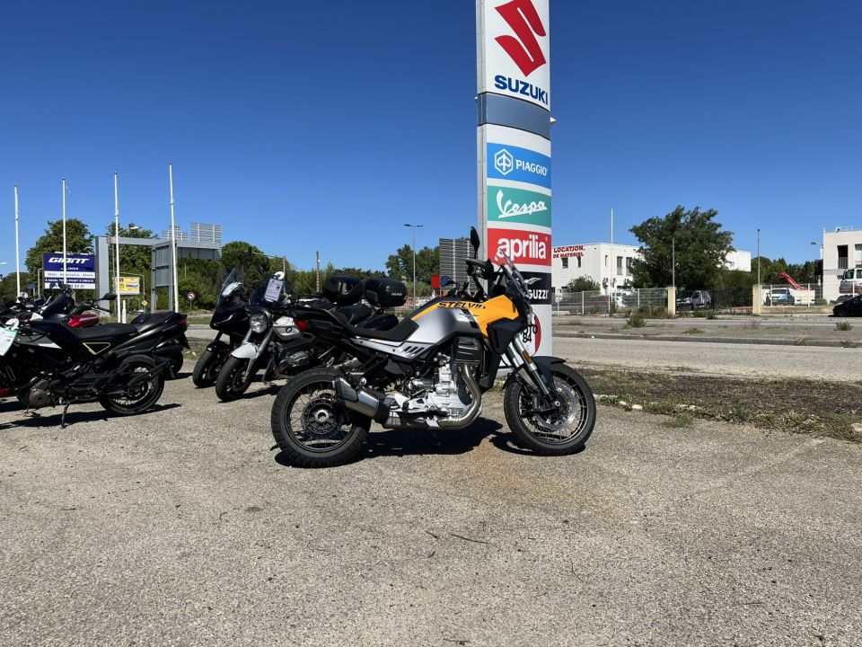 MOTO GUZZI STELVIO 4