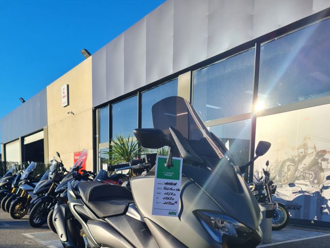 YAMAHA XP T-MAX 560 TECH MAX 4