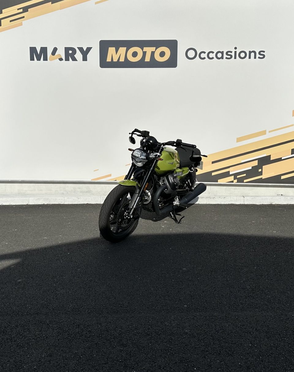 MOTO GUZZI V7 SPORT 4