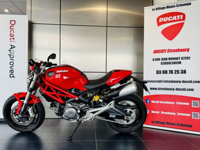 DUCATI MONSTER 696 + 4