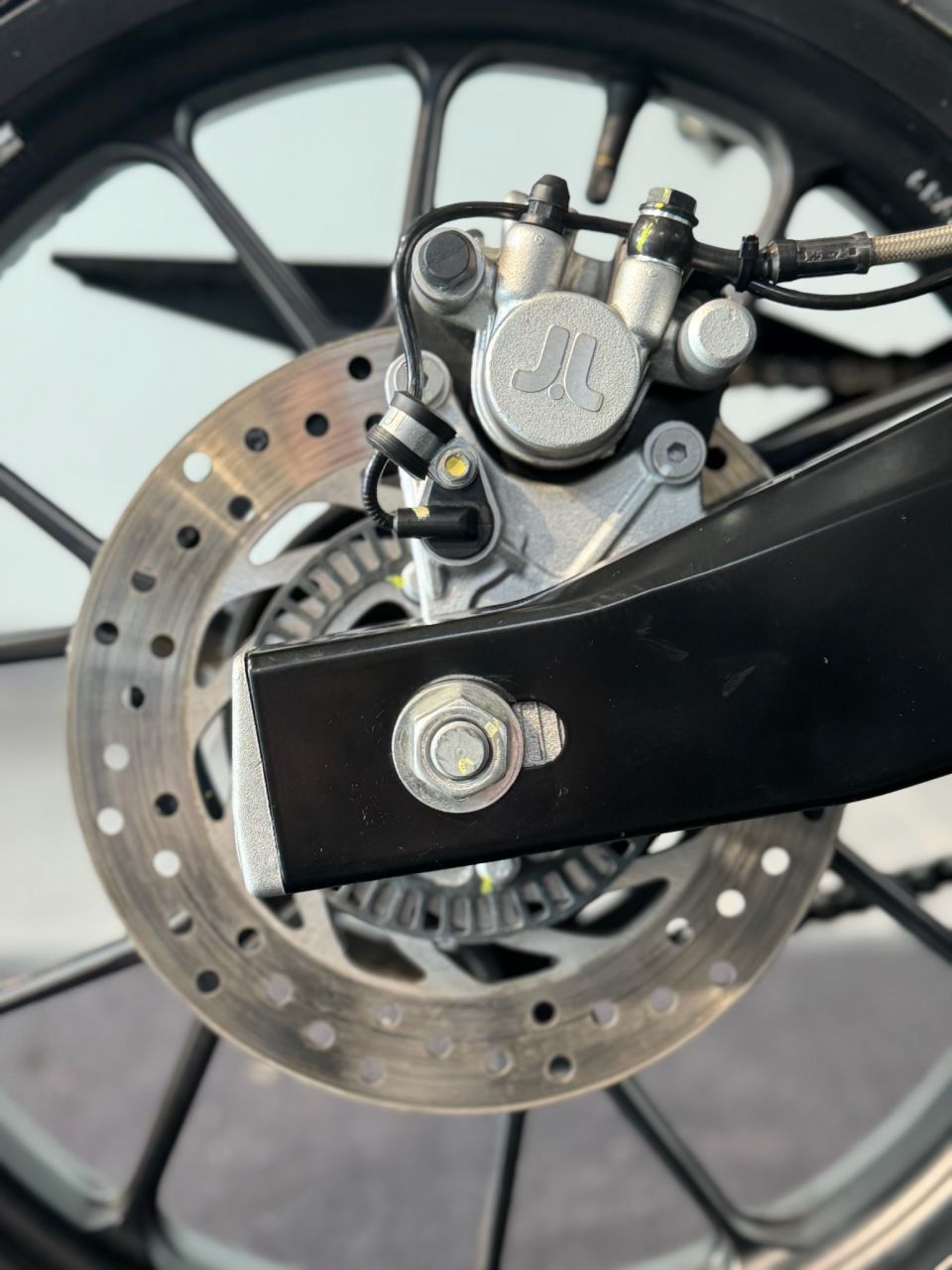 APRILIA TUONO 125 ABS 4