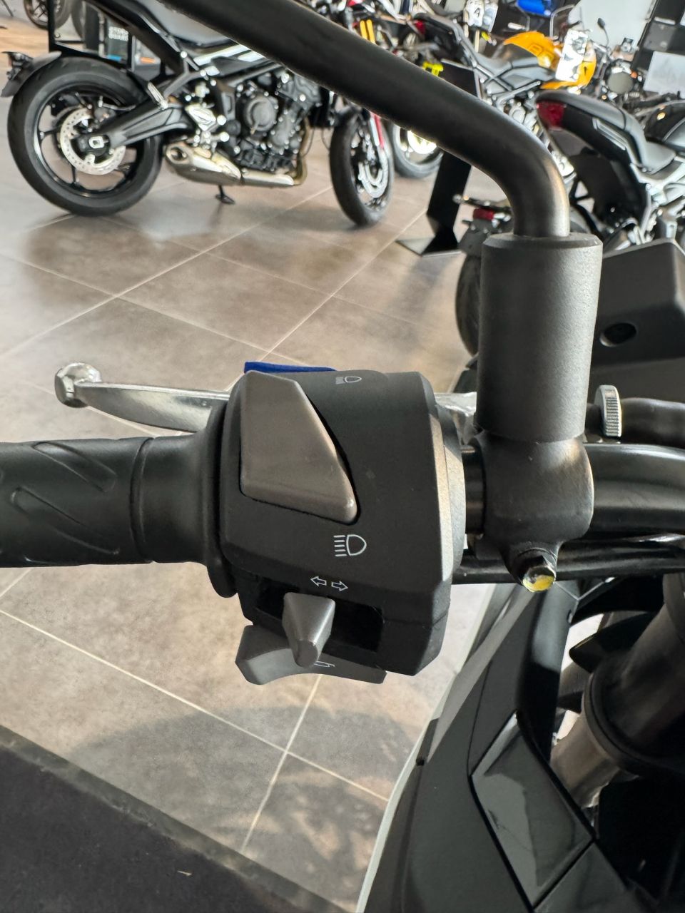 APRILIA TUONO 125 ABS 4