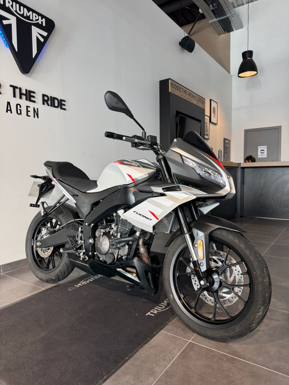 APRILIA TUONO 125 ABS 4