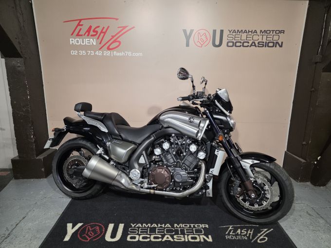 YAMAHA V-MAX 1700 4