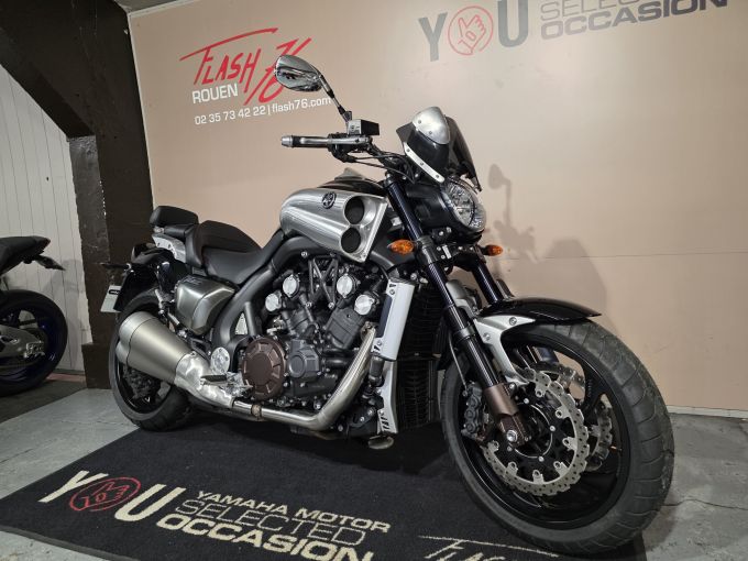 YAMAHA V-MAX 1700 4