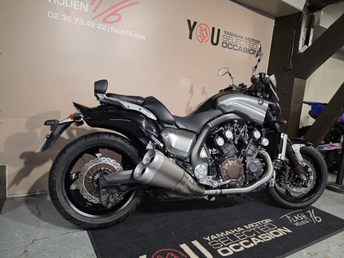YAMAHA V-MAX 1700 4