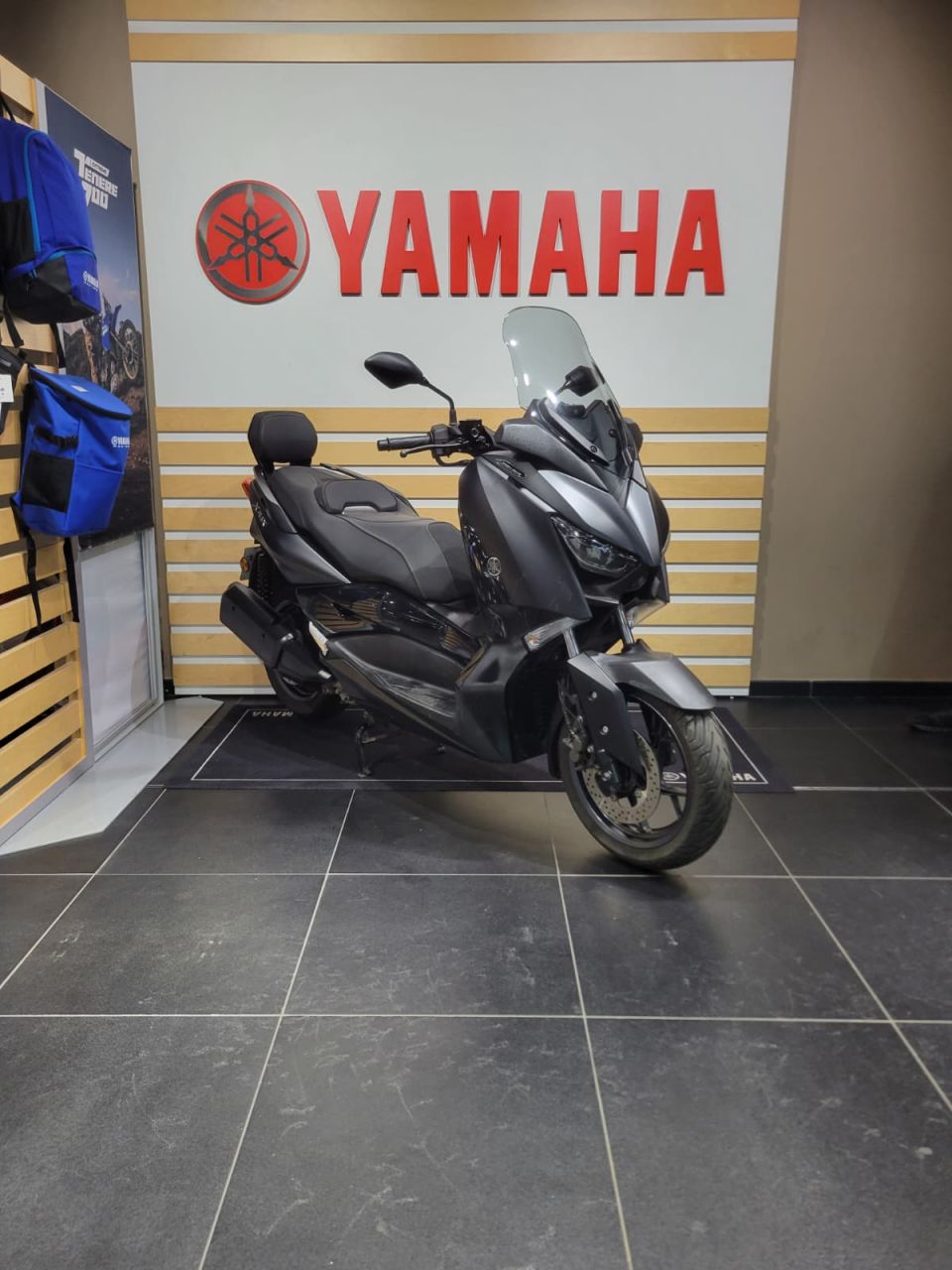 YAMAHA XMAX 300 IRON MAX 4