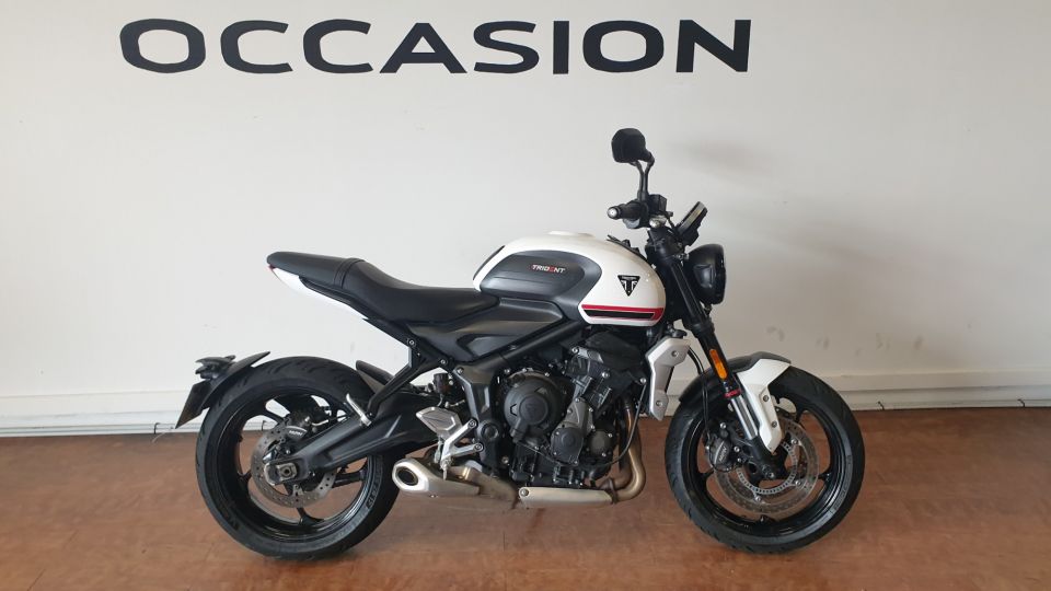 TRIUMPH TRIDENT 660 4