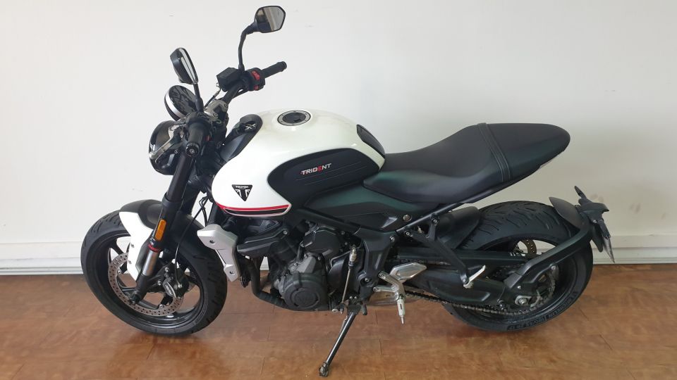 TRIUMPH TRIDENT 660 4
