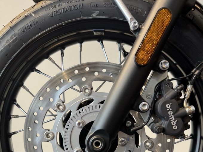 TRIUMPH BONNEVILLE T100 900 4