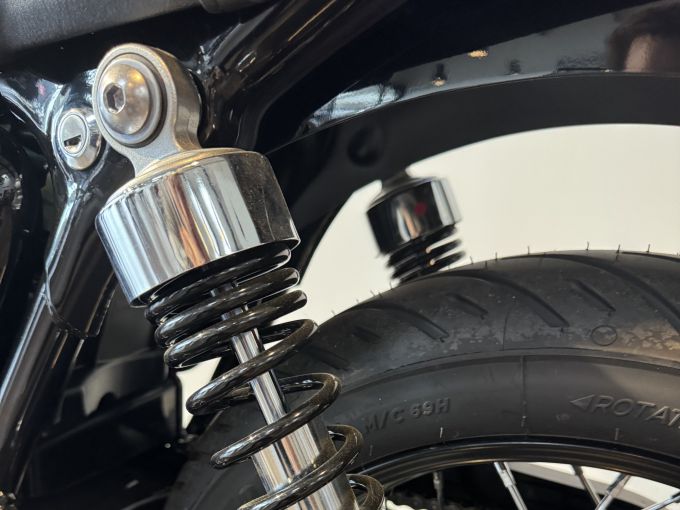 TRIUMPH BONNEVILLE T100 900 4