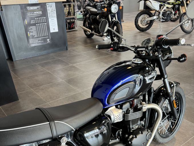 TRIUMPH BONNEVILLE T100 900 4