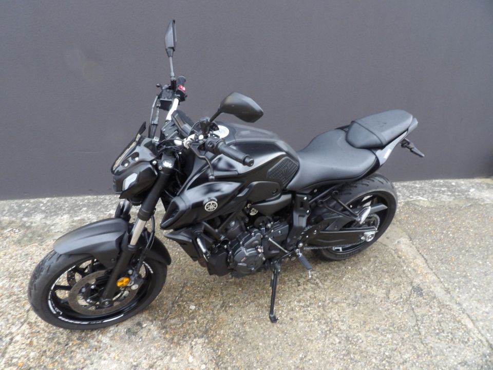 YAMAHA MT-07 (47.5CV) 4