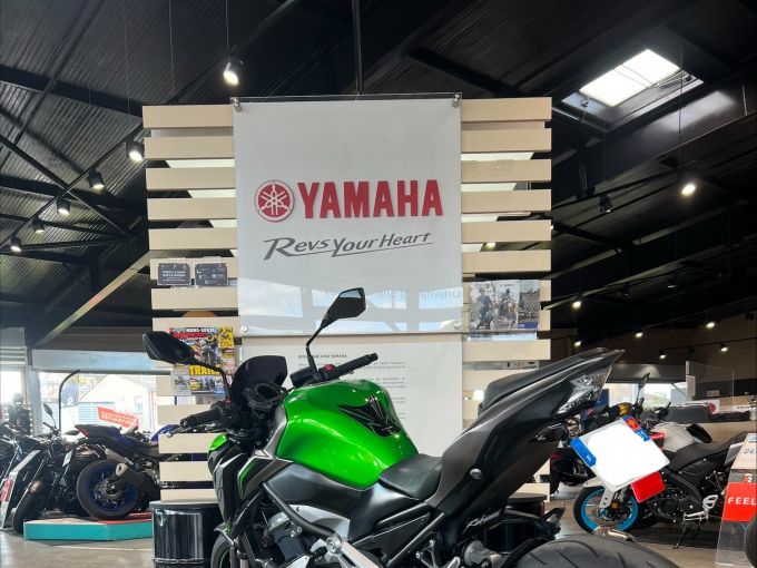 KAWASAKI Z900 SE 4
